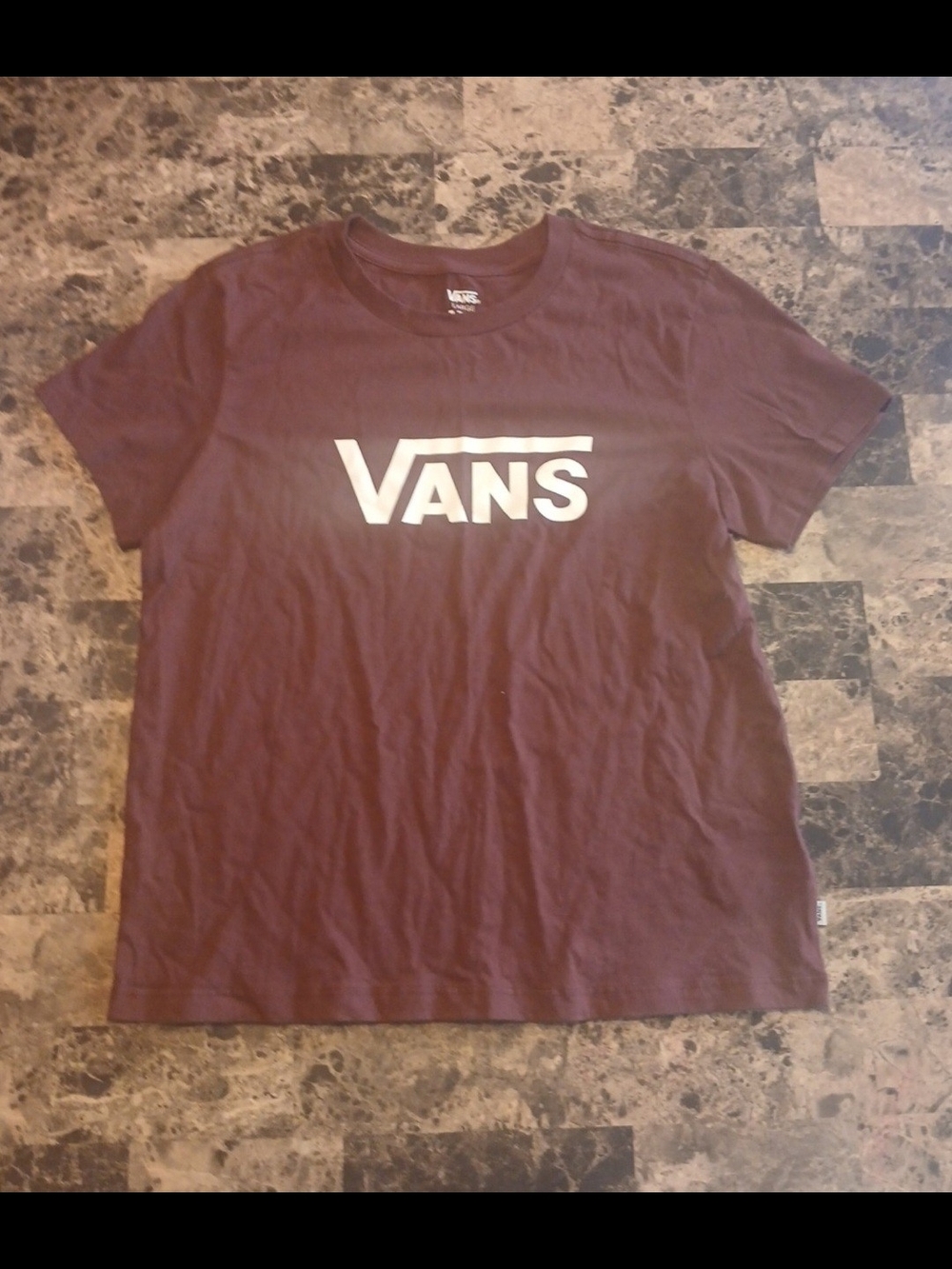 Vans Logo Graphic Tee in Maroon